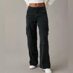 American Eagle Size 4 Cargo Pants